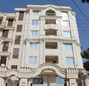 فروش آپارتمان ۳۰۰ متری / لوکس / ارتش