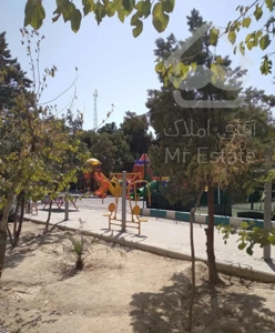 اپارتمان ۲۵۰ متر ۴ خواب  مشرف به پارک