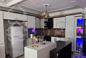 آپارتمان ۹۳ متری رجایی سال ساخت ۹۶