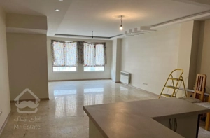 ۱۰۰ متر شرق مرزداران