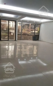 200متر سه خوابه آجودانیه فول مشاعات