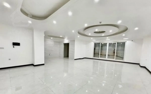 ۱۶۴ متر نوساز شیک تاپ لوکیشن خ بابل