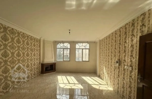 ۸۳متر/فول بازسازی/نورگیر/پارکینگدار/طبقه سوم