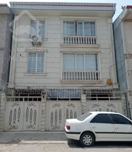 فروش طبقه ۱۰۵ متری ۳ خوابه ورودی جدا بر اصلی