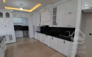 200متری/انوری/سه نبش/معلق در نور/۱۴۰۴ کلیدنخورده