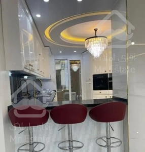 اپارتمان۱۴۰ متری/۳ خواب /نور مستقیم