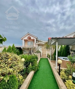 ویلاباغ نیم پیلوت سنددار/مبله ی کامل/جکوزی/۳۵۰متری