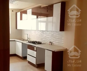 ۱۳۰ متر/کلید نخورده/روبه آفتاب/فردوس غرب