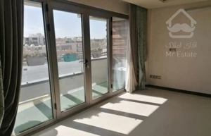 ۱۱۰ متری انگشتر دست کوچه عباسی