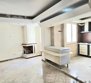 80 متر آجودانیه پرنور و خوش نقشه طبقه آخر