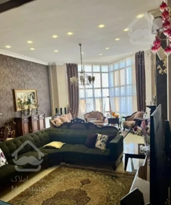 ونک/٨٠متری/٢خواب/خوش نقشه رو به افتاب