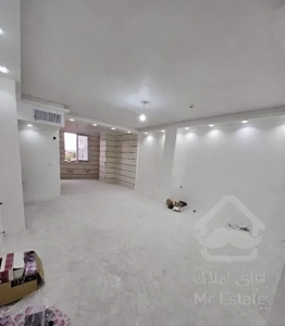 90متری نوساز چهارراه صاحب بسیار شیک