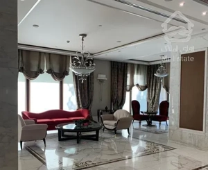 اپارتمان ۲۱۵ متر