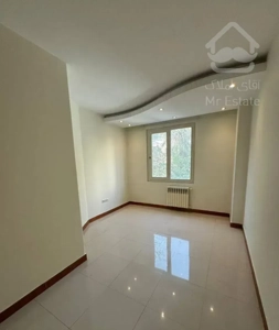 85متر دوخوابه با حیاط واقع در میدان هفت تیر