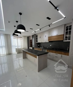 فروش آپارتمان/۳ خوابه/ نوساز/۱۷۲ متر/در قدوسی شرقی