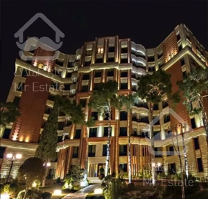 ۱۱۰ متر در پونک / غولی نوین به نام رونیکا پالاس