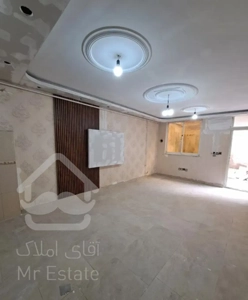 ۹۰ متری دو خواب با پارکینگ در حال بازسازی