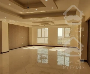 96 متر . نوساز . کم واحد . چهارباغ . افتابگیر از جنوب