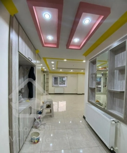 آپارتمان سه طبقه تک واحدی شهری