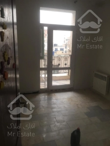 ٨١ متر چهارباغ شرقى