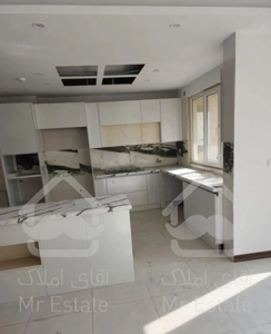 آپارتمان ۱۳۰ متری ستارخان نوساز