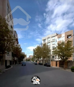 آپارتمان 200متری /بدون مشرف /خیابان20متری / اقبال