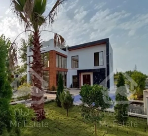 فروش ویلاباغ 370 متری استخردارسند تکبرگ ویو جنگلی