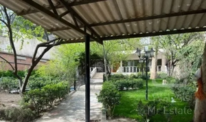 ۴۰۰ متر ویلایی زعفرانیه لوکیشن عالی