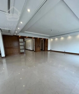 سپند/نوساز کلید نخورده/۲۰۰متر/۳خواب/کلاسیک