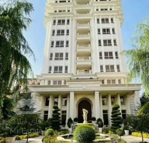 نیاوران یاسر ۲۹۰متر ۴خ خوش نقشه و شیک