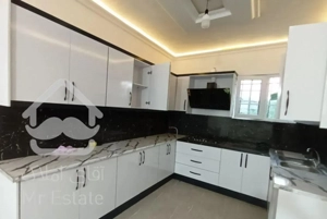 ۳۰۰متر ویلا نوساز  سند تکبرگ   بام تهرانی