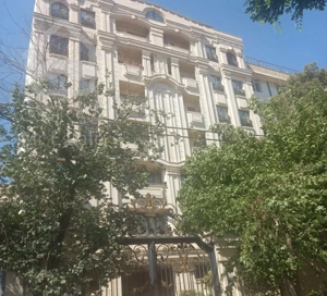 ۱۰۵ متر خاص مشکل پسندان