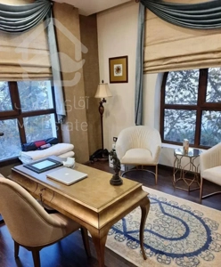 834 متر مستغلات موقعیت اداری با تجاری