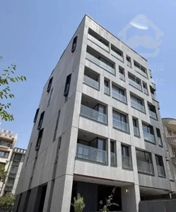 ۱۳۵ متر ۳خواب ۲نبش میدان