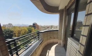 آپارتمان۲۰۲متری۳خواب ۲پارکینگ خ مشتاق دوم