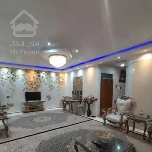 فروش اپارتمان ۳ طبقه تک واحدخیابان نائبی ۹۰ متر