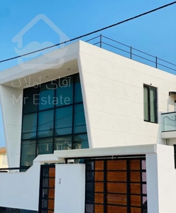 ویلا شهرکی دوبلکس با دسترسی اختصاصی دریا