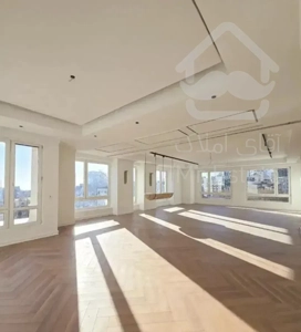 130 متر / تک واحدی/ دونبش / چسبیده به مترو وکیل