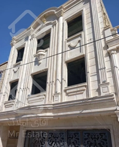 منزل مسکونی ۳ طبقه‌ بلوار خامنه ای