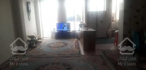 ۹۰متر چهارباغ شرقی سالن پرده خور