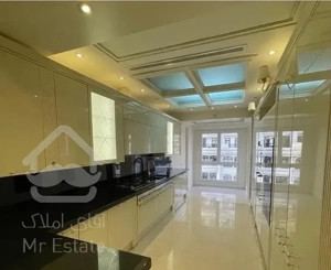 ۲۴۰ متر فرشته