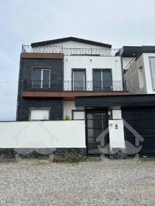 ویلا لاکچری با استخر ۴فصل