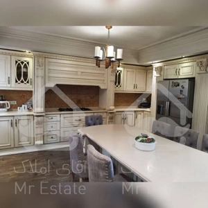 برج باغ برند در نیاوران ۲۶۰ متر ۴ خواب ۳ پارکینگ مشاعات فعال