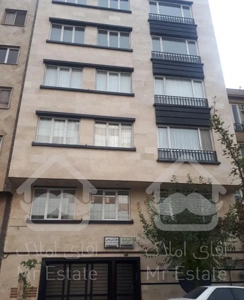 نصرت ۷۰ متر کلیدنخورده فول امکانات