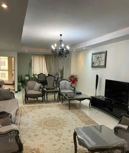 نزدیک مترو،۱۴۰متر در اختیار،۳خواب بدون دیوار مشترک