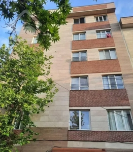 ۵۶متر رو به آفتاب با آسانسور بالکن