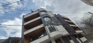 آپارتمان ۱۲۰ متر دو خواب / پارکینگ/ روف گاردن