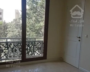 آپارتمان ۱۳۵ متری کیکاووس دولت ۲ جهت آفتابگیر