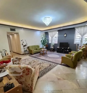 ۲خوابه/جنوبی روبه آفتاب/دید مستقیم به پارک