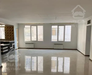 133متری فول امکانات 8ساله سالن پرده خور